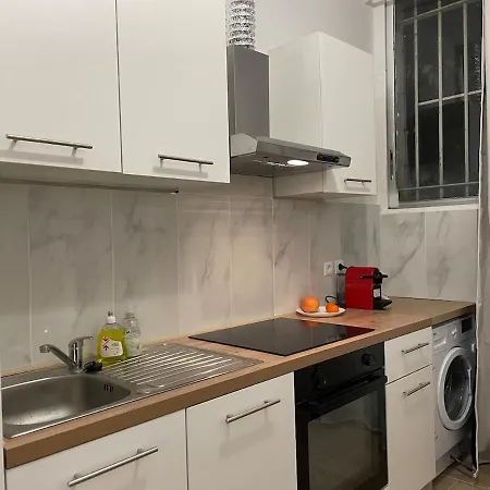 Juste A Cote De La Gare De Lejlighed