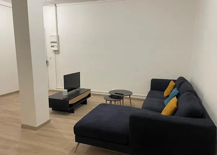 Juste A Cote De La Gare De شقة نيم